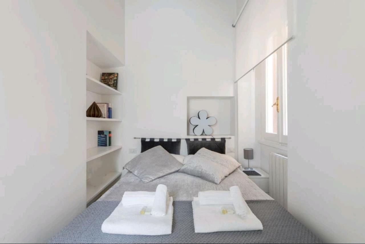 Spanish Modern Apartament Рим Екстер'єр фото
