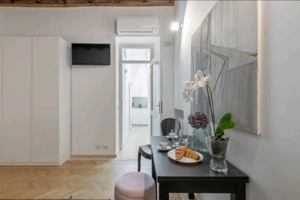 Spanish Modern Apartament Рим Екстер'єр фото